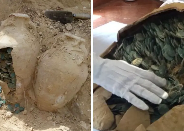 Des travailleurs de la construction tombent sur de vieux pots avec 600 kilos d’anciennes pièces romaines à l’intérieur