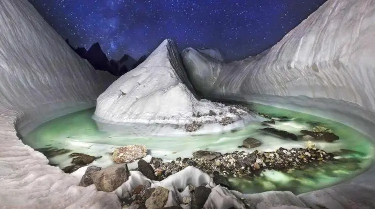 Un drone découvre un magnifique paysage glaciaire caché dans l’Himalaya