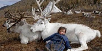 Un photographe rend visite à une tribu mongole perdue, prend des photos étonnantes de sa vie et de sa culture