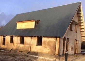 Une entreprise néerlandaise dévoile la première maison préfabriquée entièrement construite en cannabis