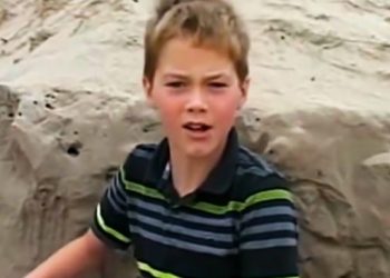 Un garçon de 11 ans trouve une fille enterrée dans le sable. Voici ce qui s’est passé…