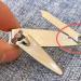 Je viens d’apprendre que le « petit trou rond » au bout du coupe-ongles cache une fonction puissante, c’est vraiment intelligent, essayez-le