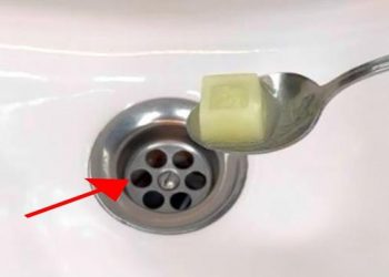 Jetez-le dans l’évier et le drain ne se bouchera plus jamais ! 💥 (Incroyable) 🤯