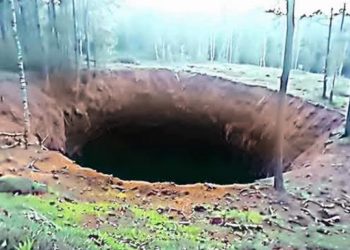 Ce drone a pénétré dans le trou de Mel, et ce qu’il a capturé terrifie le monde entier