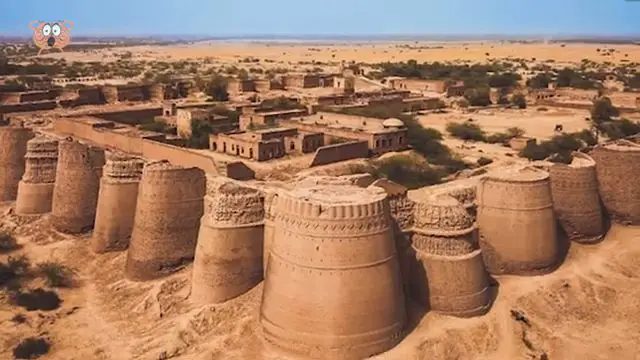 Les murs massifs et bastions du Fort de Derawar