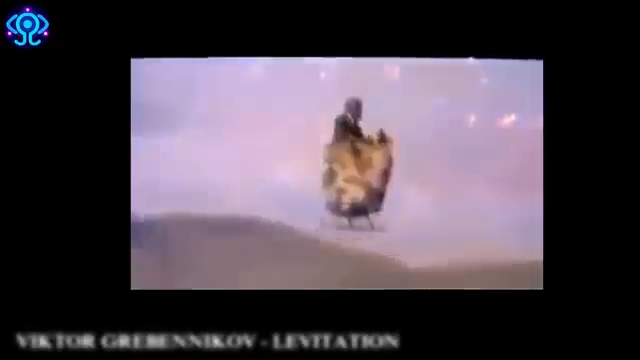 Image d'archive montrant la plateforme volante de Viktor Grebennikov en pleine lévitation au-dessus d'un champ.