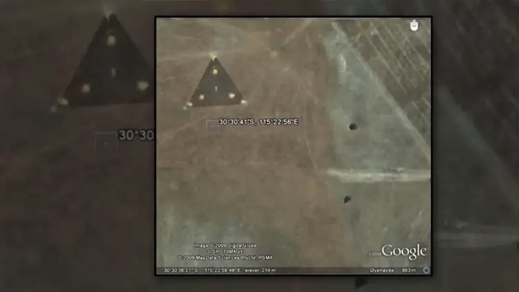 Image Google Earth d'un triangle lumineux en Australie.