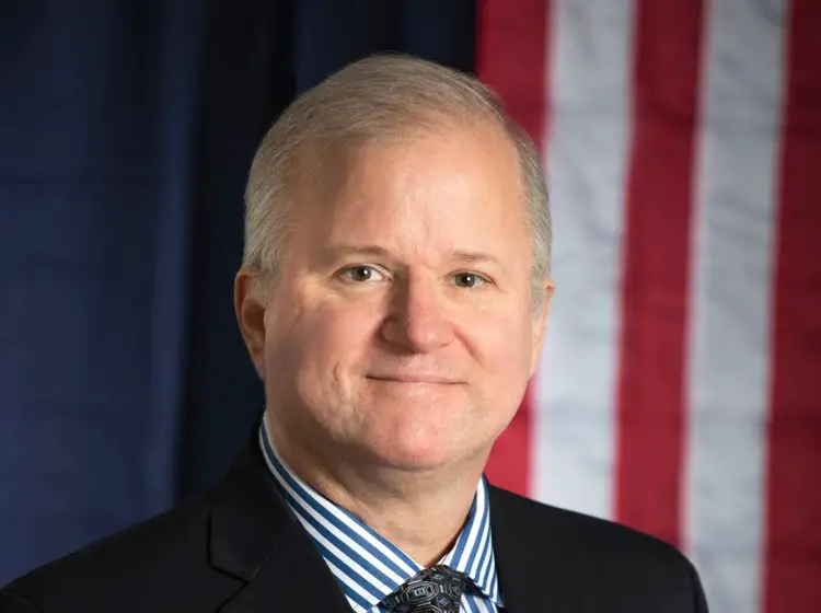 Andrew Basiago, voyageur dans le temps du projet Pegasus.