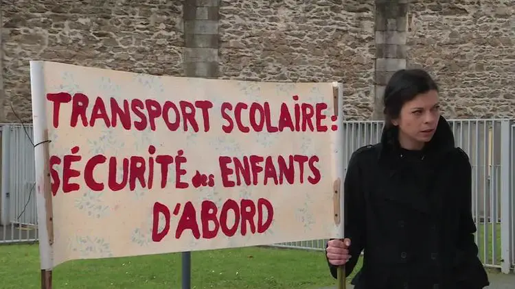En janvier 2025, des parents avaient manifesté leur soutien au chauffeur de car licencié